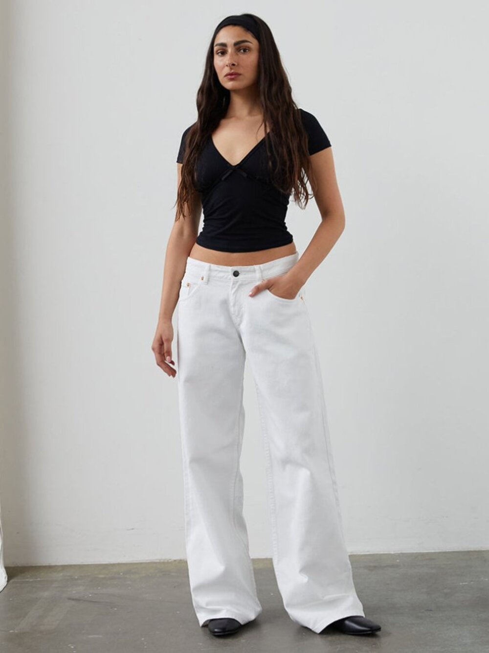 Motel Rocks Low Rise Roomy Jeans in True White Size W26 L30W26 L30